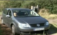 Casal alemão na frente de seu carro trepando