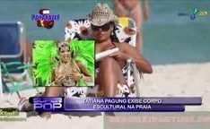 Thatiana Pagung mostrando a bunda gostosa na praia