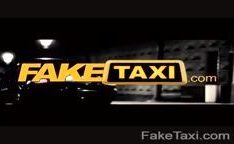 Mae engole um pau no taxi